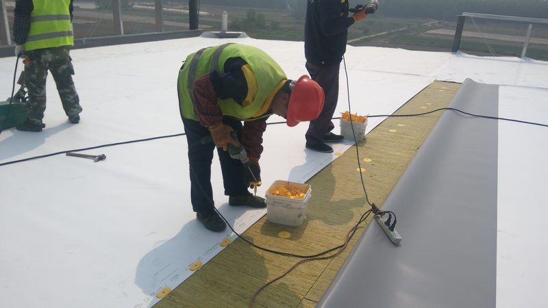 丙烯酸防水涂料具有以下特点：
